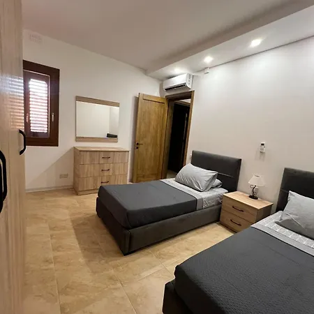 Apartman Chambray - 2 Bedroom With Pool And Views Għajnsielem