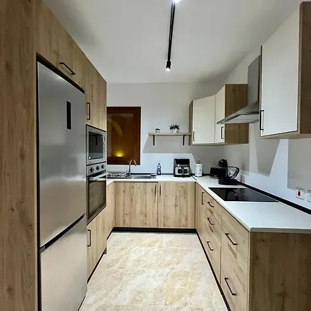 Chambray - 2 Bedroom With Pool And Views Għajnsielem