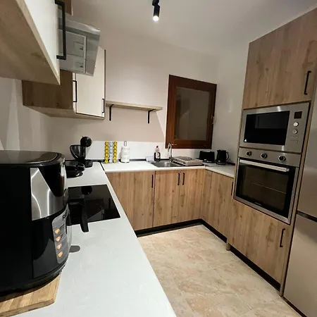 Chambray - 2 Bedroom With Pool And Views Apartamento *