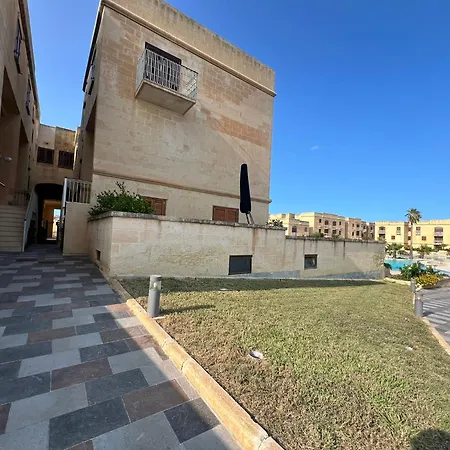 Chambray - 2 Bedroom With Pool And Views Apartman Għajnsielem